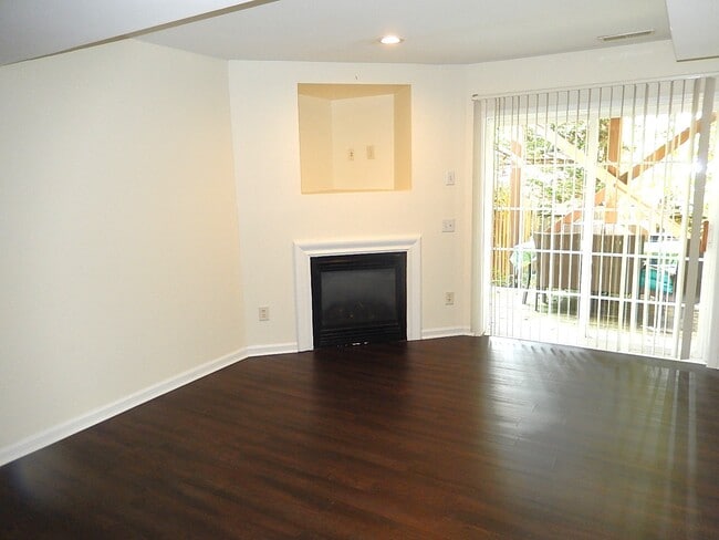 Building Photo - 5445 Crabtree Park Ct