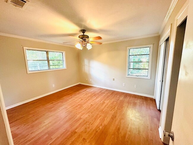 Building Photo - 2046 Shadywood Ln