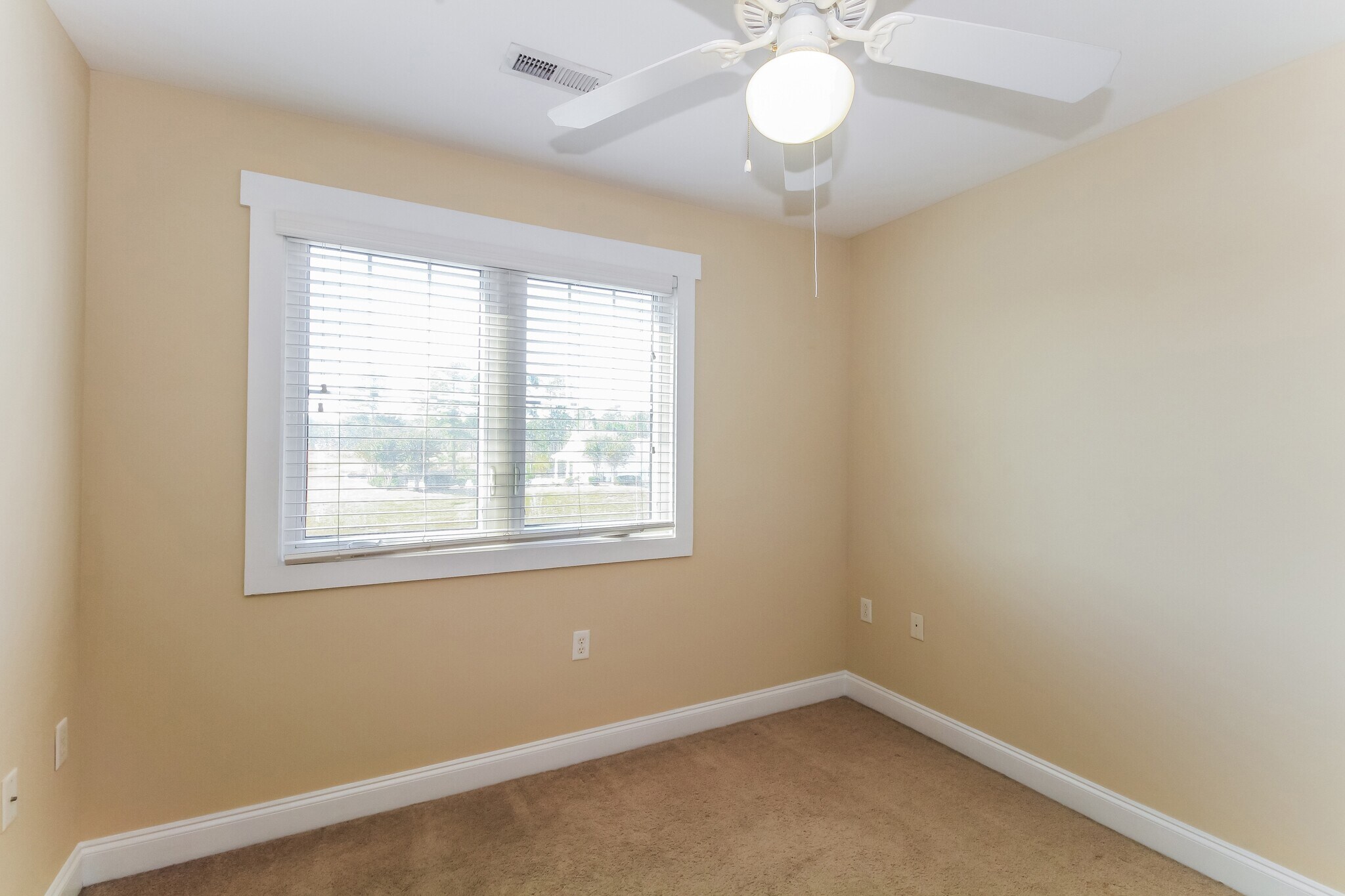 Building Photo - 41 Highland Forest Cir