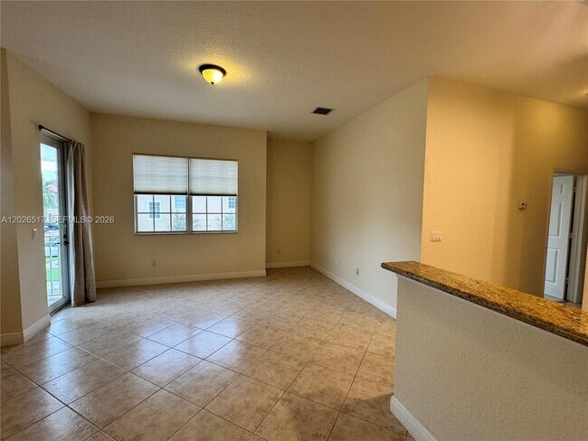 Building Photo - 5819 Hampton Hills Blvd