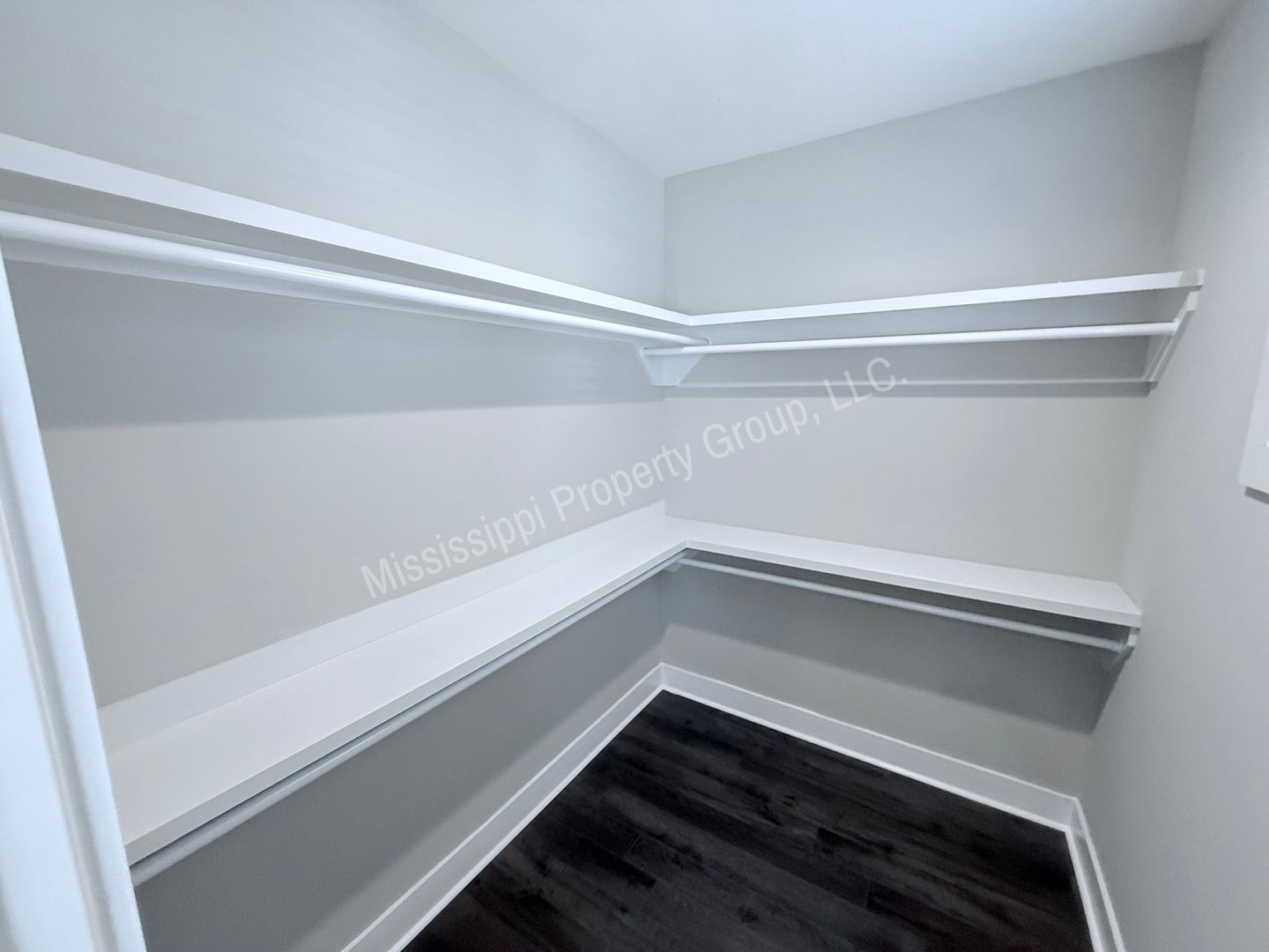 Building Photo - 1402 Pleasant Dr