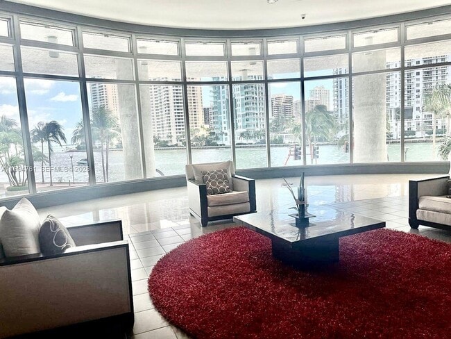 Building Photo - 300 S Biscayne Blvd