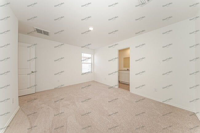 Building Photo - 2000 Wolford Wy