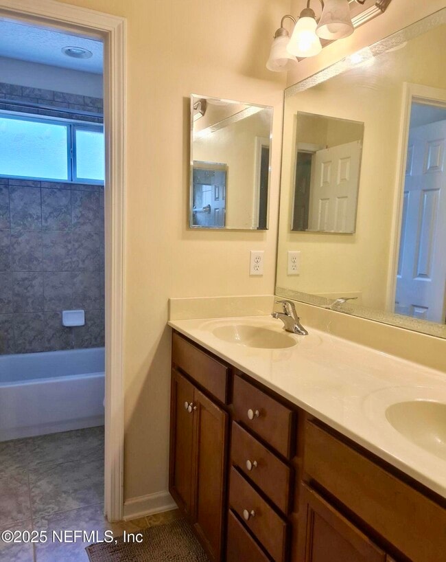 Building Photo - 300 Candlebark Dr