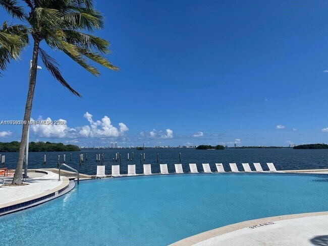 Building Photo - 650 NE 64th St