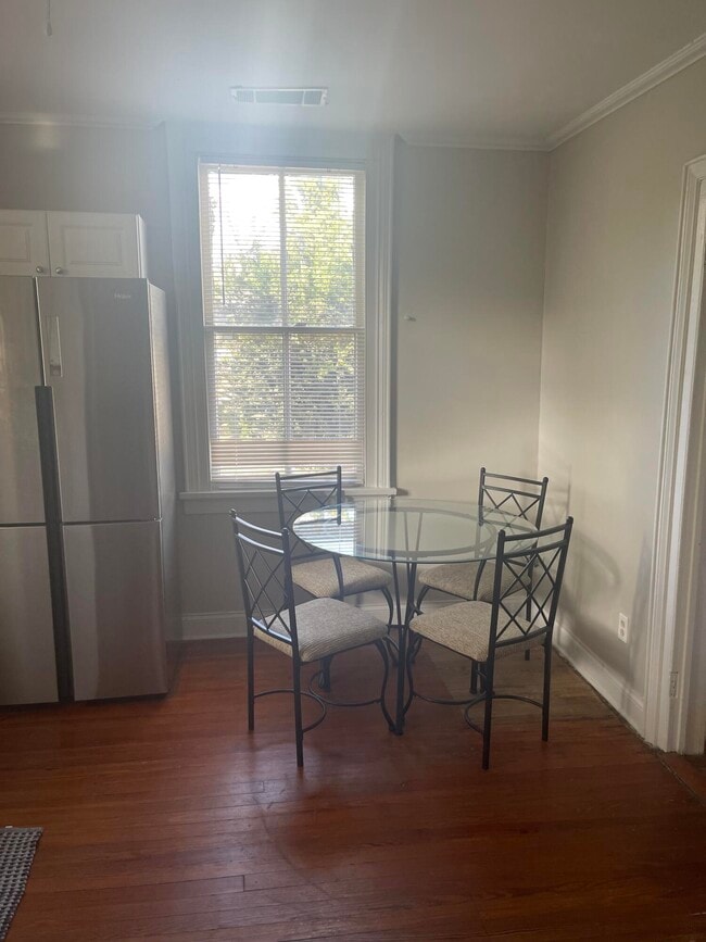 Building Photo - 2224 Queens Wy