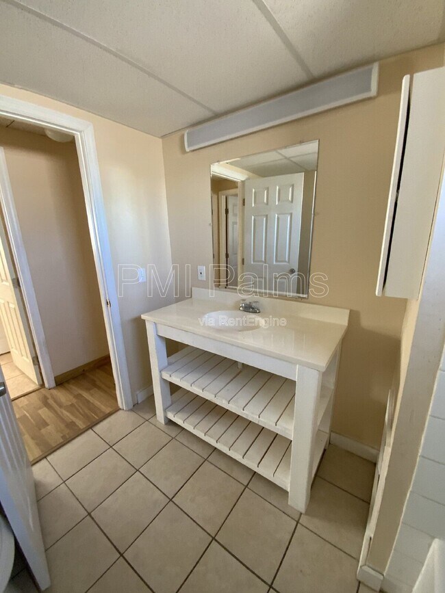 Building Photo - 2026 Shady Cove Dr