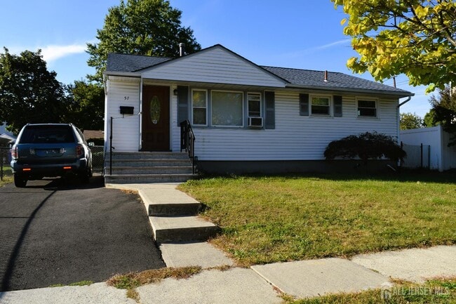 Primary Photo - 57 E Tappen St