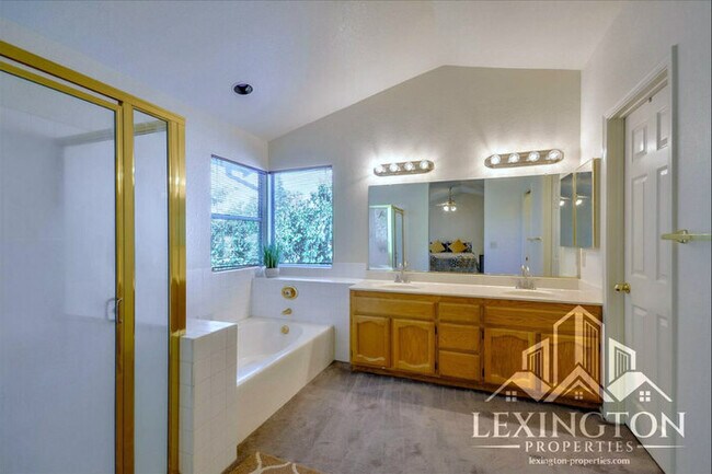 Building Photo - Gorgeous, 4BD/3BA, Home in Esteemed Laguna Neighborhood, Elk Grove, near Kloss Park!