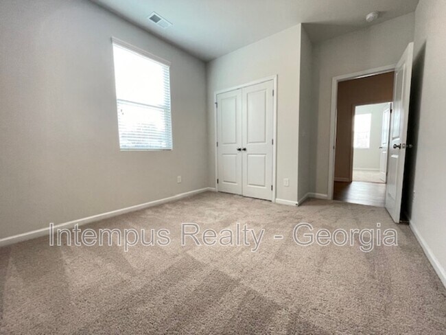 Building Photo - 693 Summerwood Ln