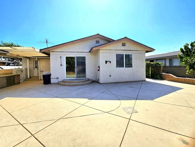 Building Photo - Beautiful Rental In Buena Park
