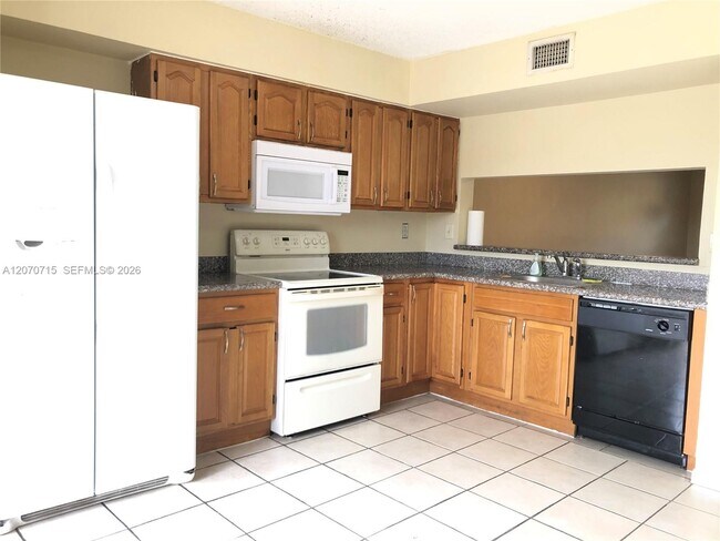 Building Photo - 14902 SW 82nd Ln