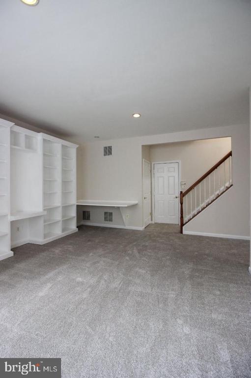Building Photo - 46140 Cecil Terrace