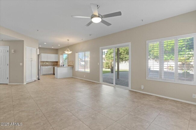 Building Photo - 9416 E Sutton Dr