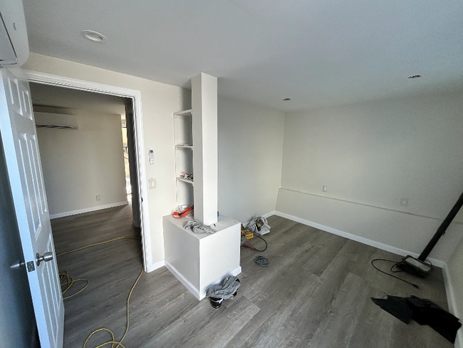 Building Photo - 155 Sickles Ave