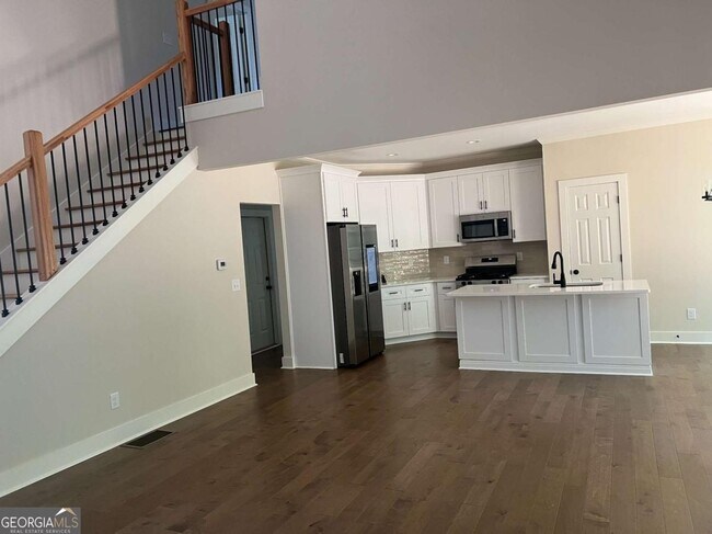 Building Photo - 370 Ansley Dr