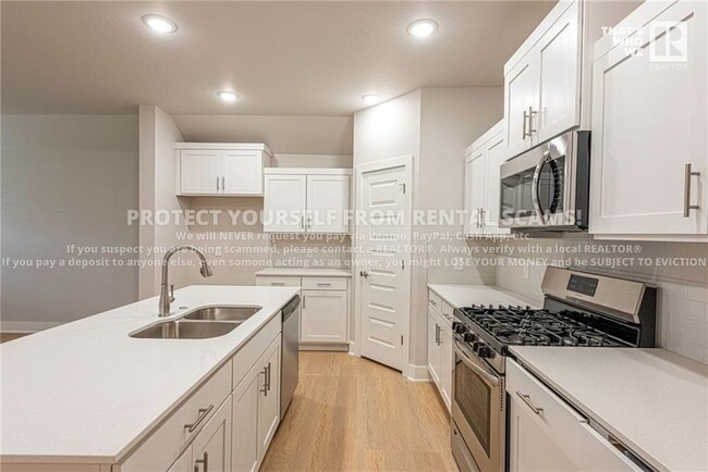 Building Photo - 582 Wagon Wheel Ave