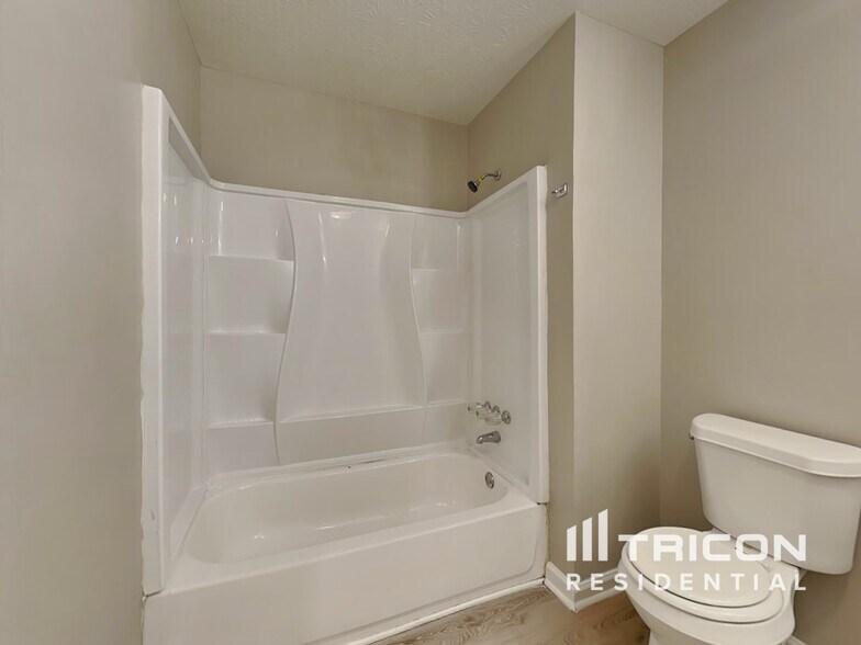 Building Photo - 175 Freestone Dr