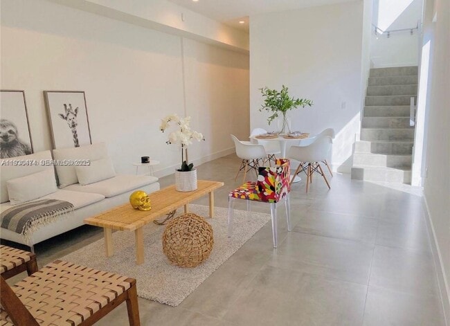 Building Photo - 3653 SW 25th St