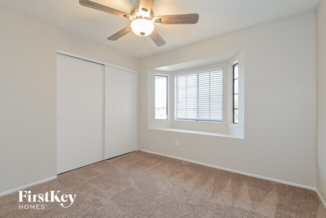 Building Photo - 10060 E Falcon Point Dr