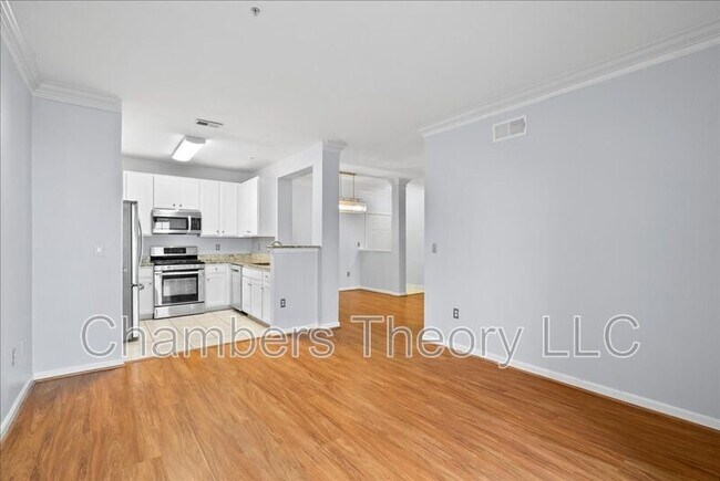 Building Photo - 4852 Eisenhower Ave
