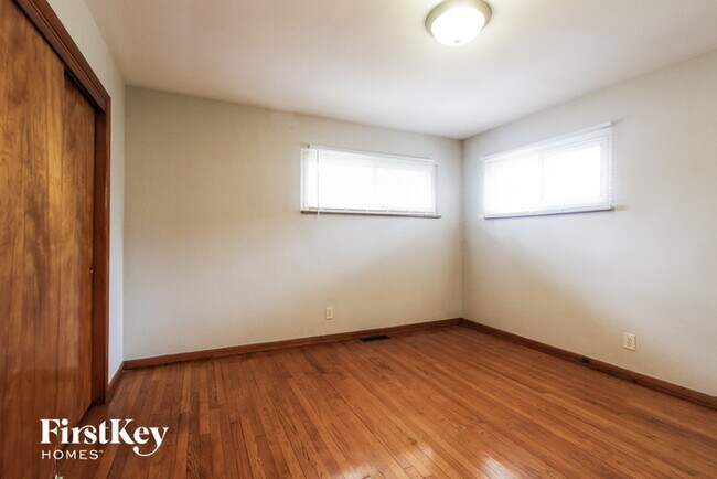 Building Photo - 1317 Hathaway Dr