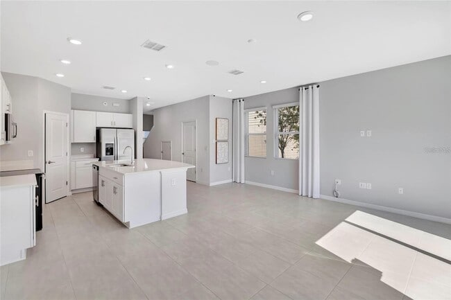 Building Photo - 2596 Penguin Blvd