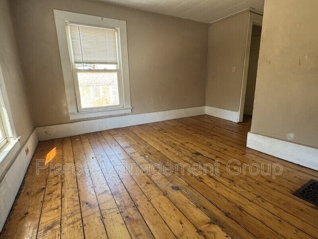 Building Photo - 43 Cross St