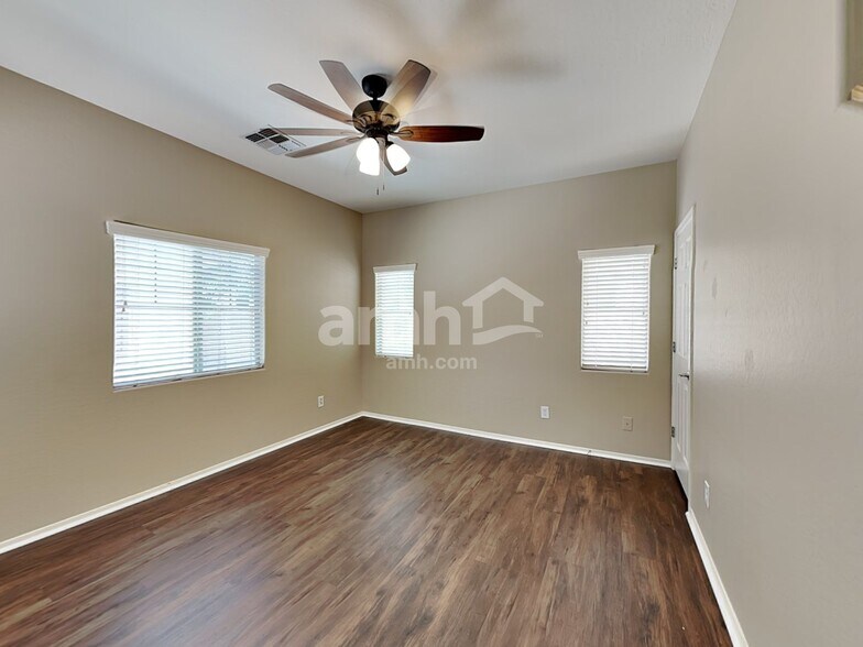Building Photo - 4748 E Redfield Rd