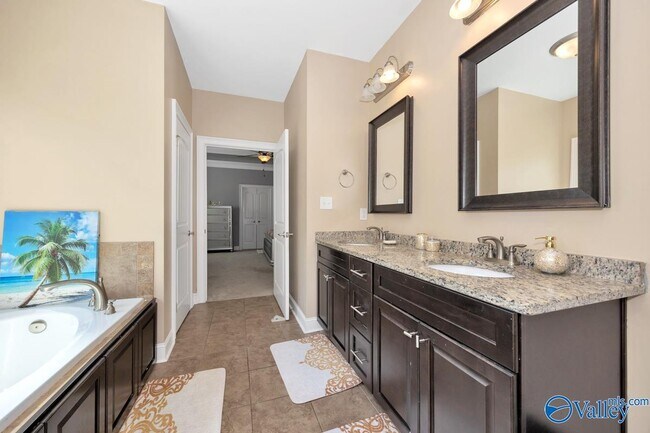 Building Photo - 216 SW Winterbranch Rd