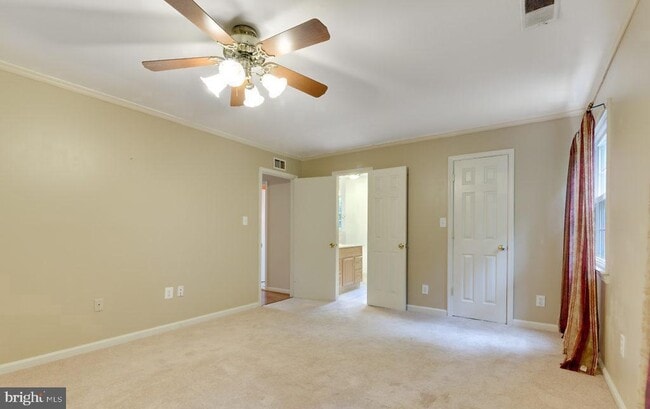Building Photo - 7801 Cliffside Ct