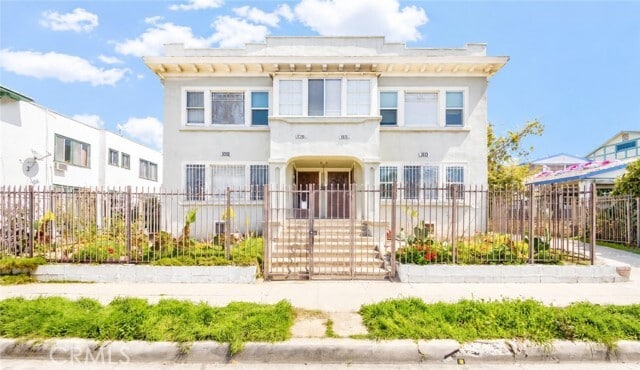 Building Photo - 1308 S Van Ness Ave