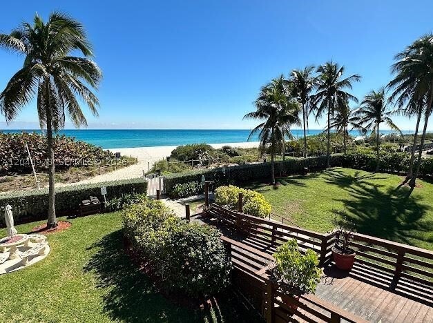 Building Photo - 6767 Collins Ave