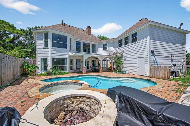 Building Photo - 1035 Flagmore Dr
