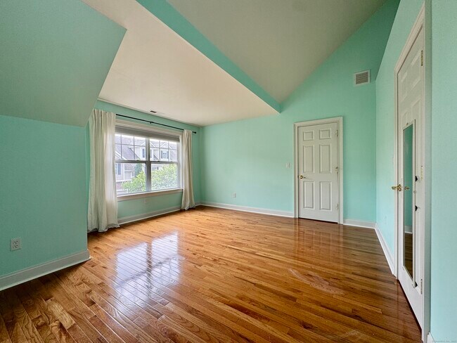 Building Photo - 14 Park Pl Cir