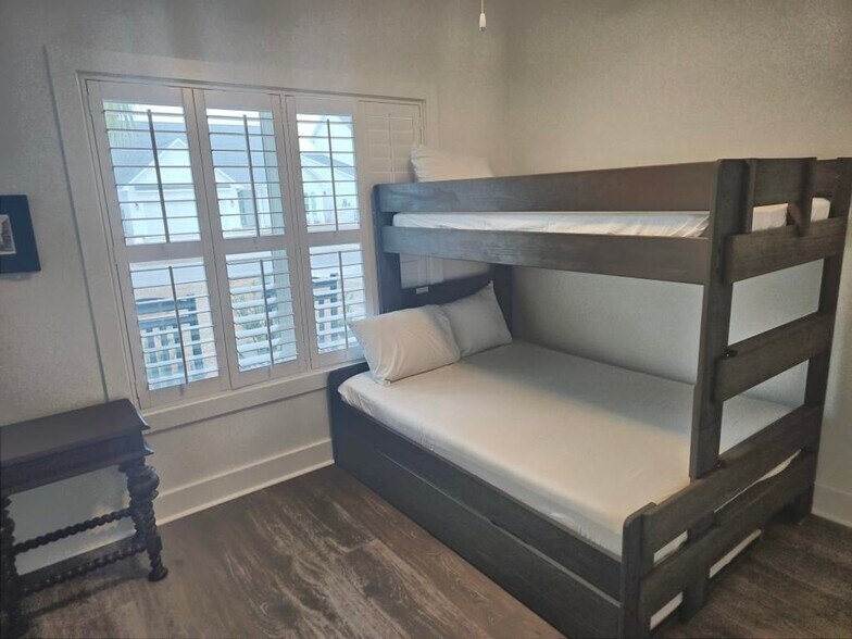 Building Photo - 22811 Ann Miller Rd