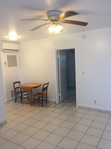 Building Photo - 2045 NE 24th Ave