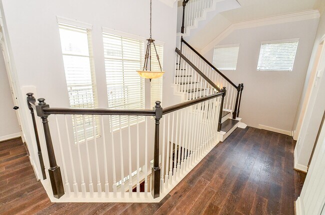Building Photo - 5208 Blossom St