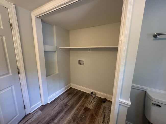 Building Photo - 5163 Clifton Dr