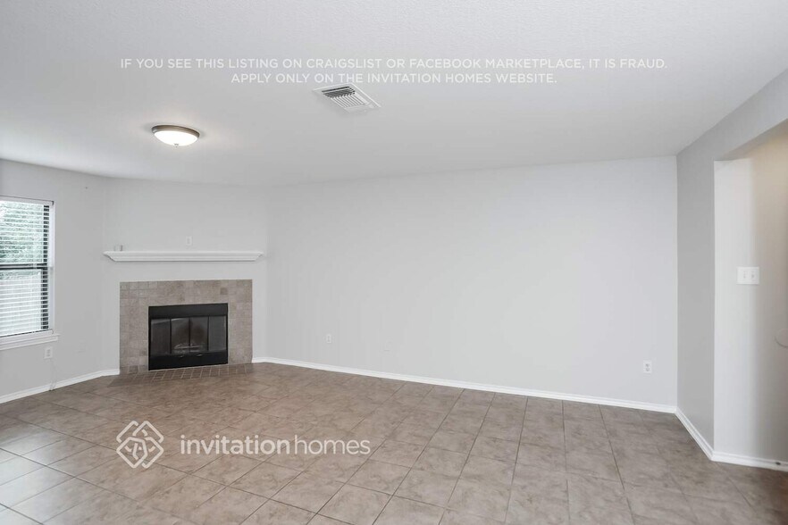 Building Photo - 826 Trilby