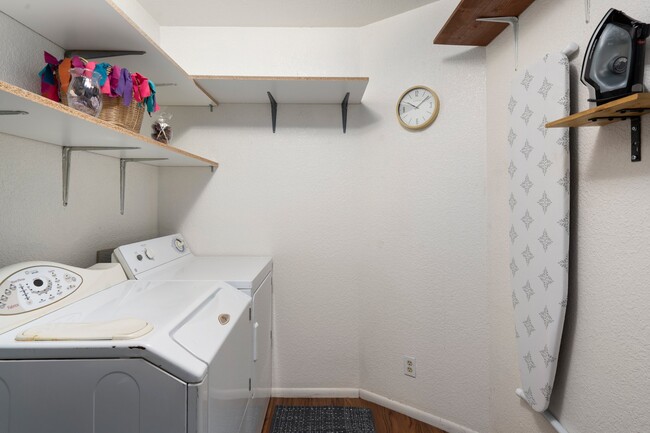 Laundry room - 887 E Peila Ave