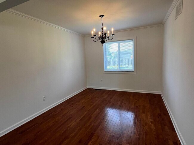 Building Photo - 4033 Ramblewood Dr