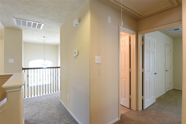 Building Photo - 118 E Lasting Spring Cir