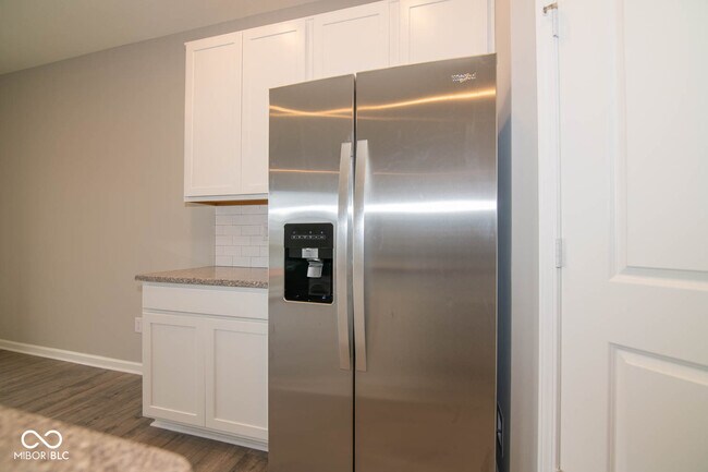 Building Photo - 876 Downey Ln