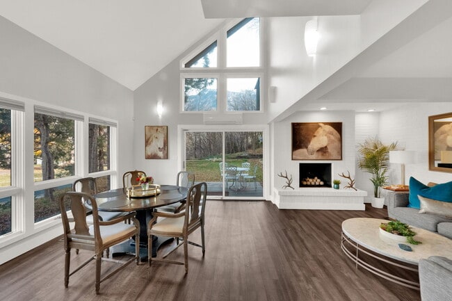 Building Photo - 2578 Dimple Dell Rd