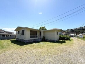 Building Photo - Pauoa Valley - 3 bedroom 1 bath house w/un...