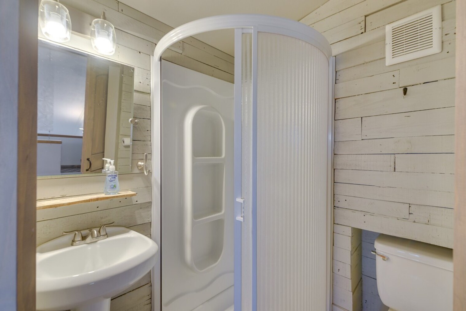 Building Photo - 465 Springmeadow Way