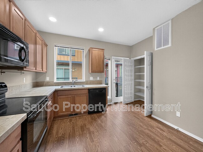 Building Photo - 1419 NE Lockheart Ln