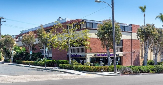 Building Photo - SPACIOUS LA JOLLA APARTMENT HOME