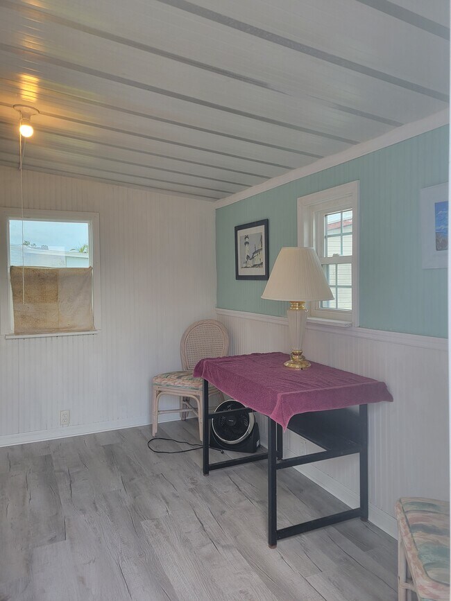 Building Photo - 6450 Floral Ct